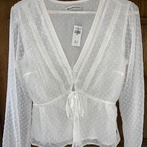 BNWT Abercrombie & Fitch Clip Dot Blouse